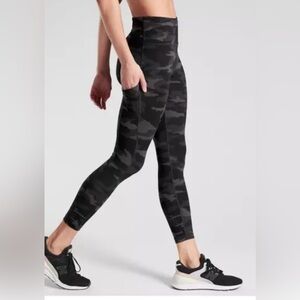 Athleta Stash Pocket Camo Tight Legging Large